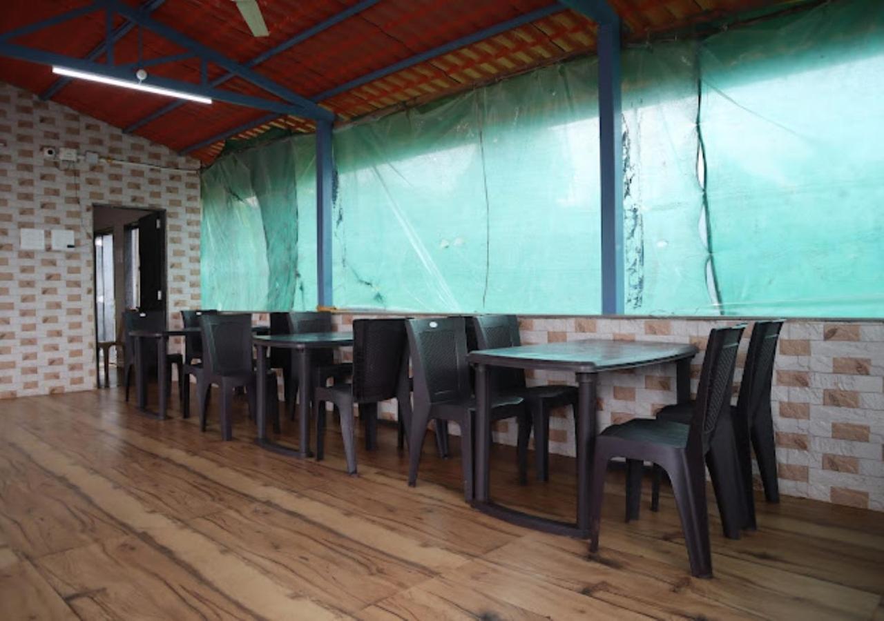 Sea King Beach Resort กันปาตีปุเล ภายนอก รูปภาพ