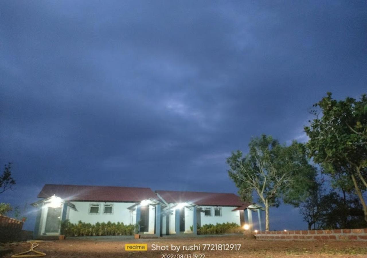 Sea King Beach Resort กันปาตีปุเล ภายนอก รูปภาพ