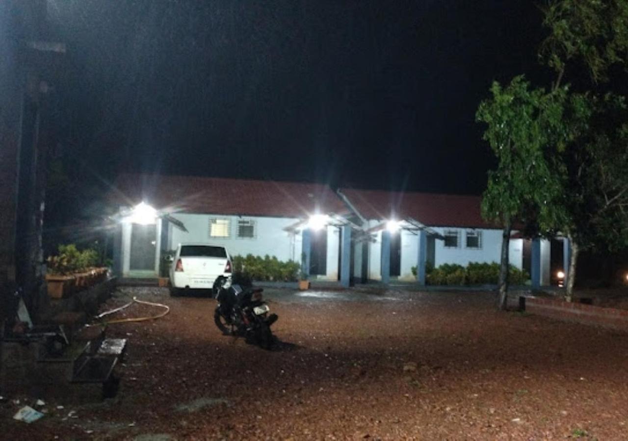 Sea King Beach Resort กันปาตีปุเล ภายนอก รูปภาพ